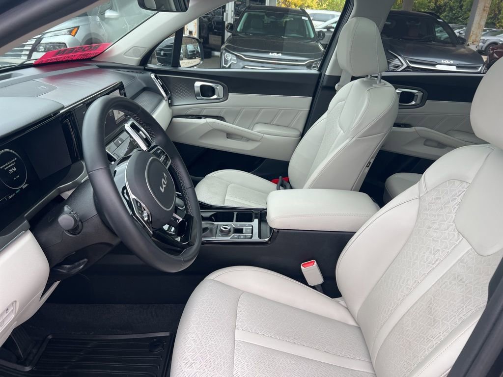 Used 2023 Kia Sorento SX image 4