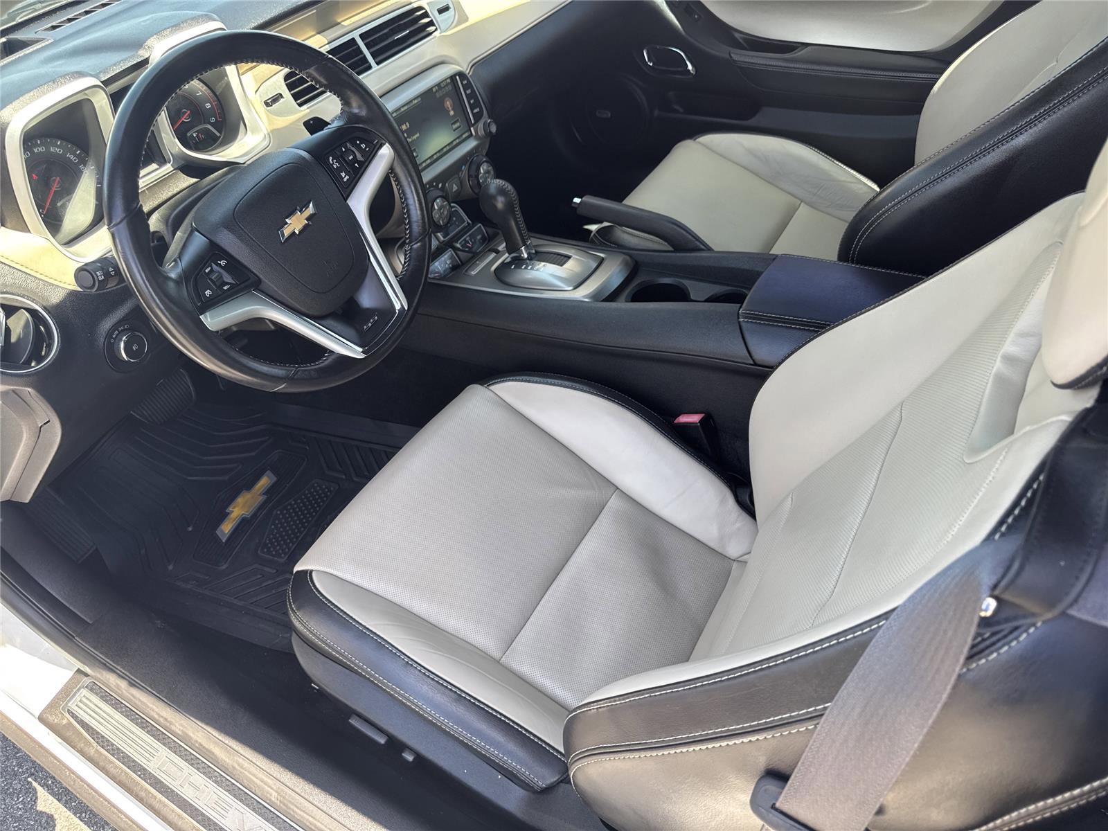 Used 2015 Chevrolet Camaro SS w/ RS Package RWD image 10