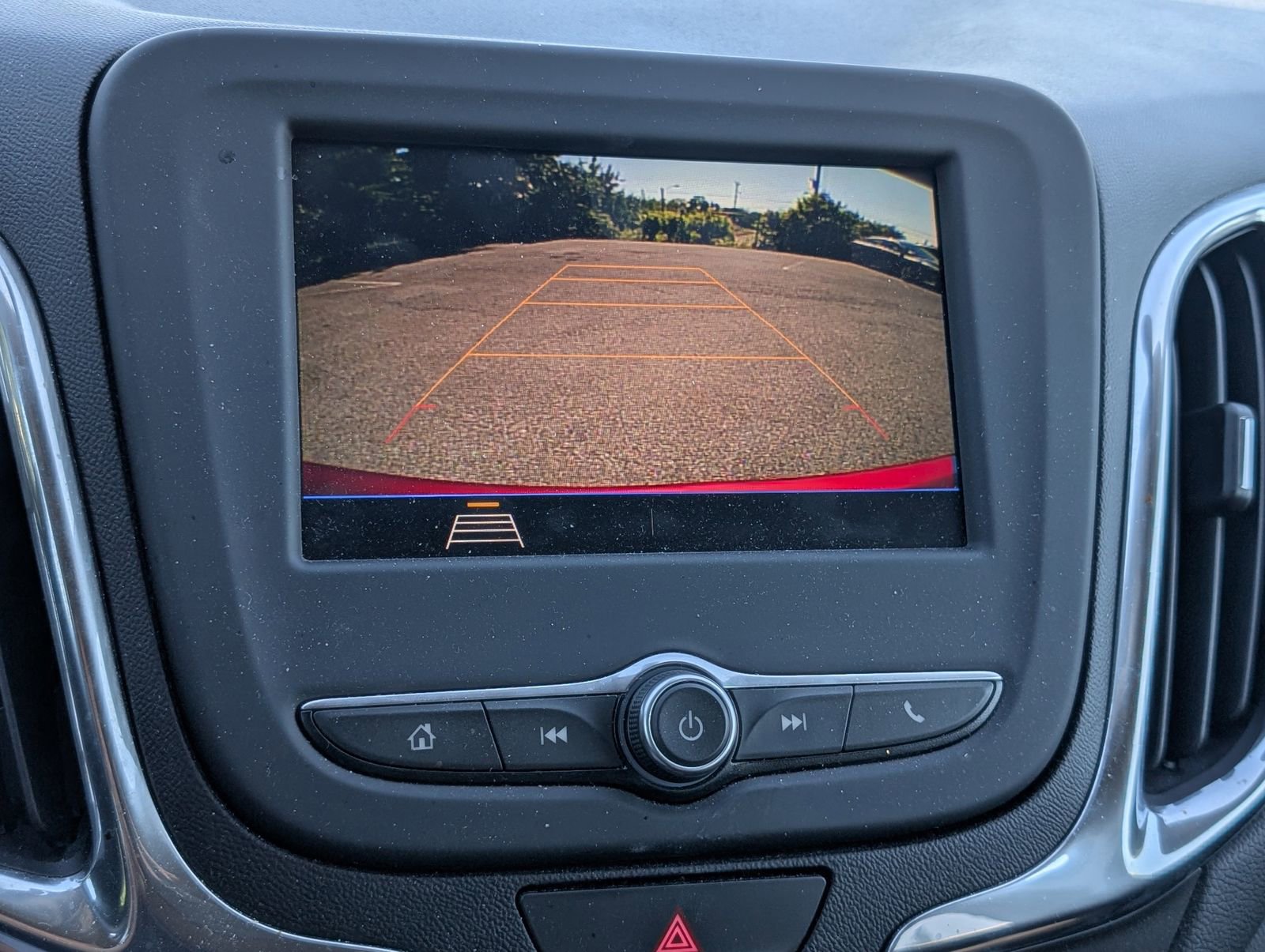 Used 2020 Chevrolet Equinox LT image 10