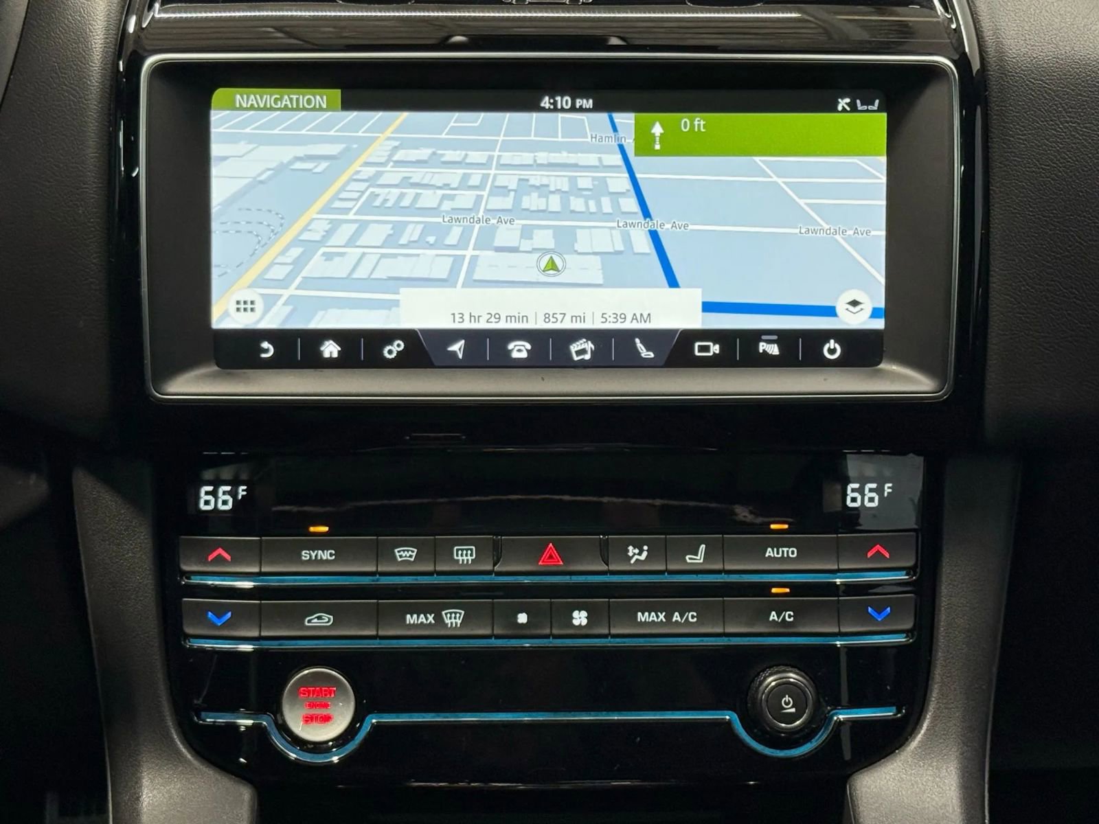 Used 2019 Jaguar F-PACE Premium image 28