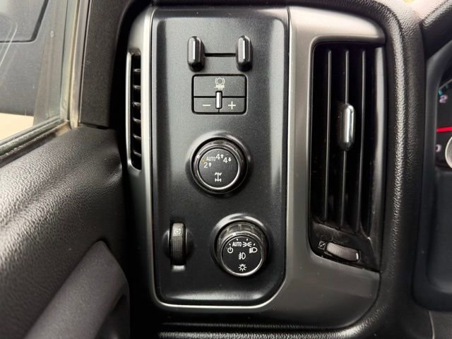 Used 2017 Chevrolet Silverado 1500 LT w/ All Star Edition image 31