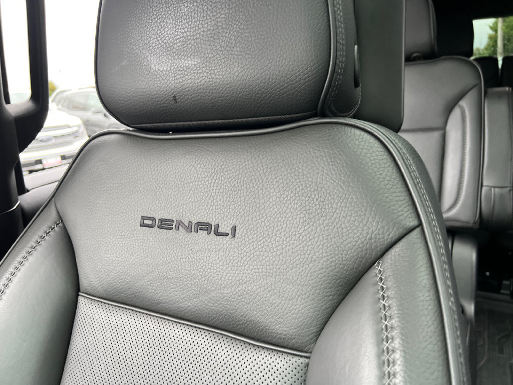 Used 2022 GMC Yukon XL Denali w/ Denali Ultimate Package AWD/4WD image 24