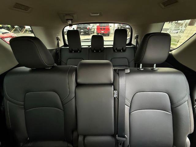 New 2025 Nissan Pathfinder SL FWD image 10