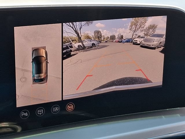 Certified 2024 Cadillac Lyriq Luxury AWD/4WD image 17