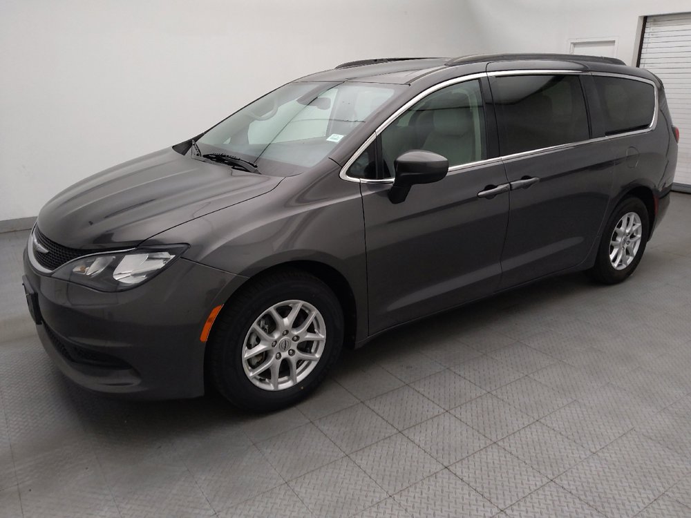 Used 2021 Chrysler Voyager Lxi FWD image 2