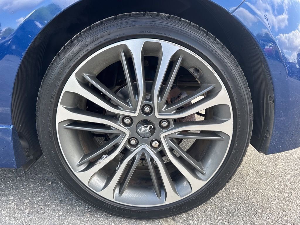 Used 2017 Hyundai Veloster Turbo w/ Tech Package 02 image 28