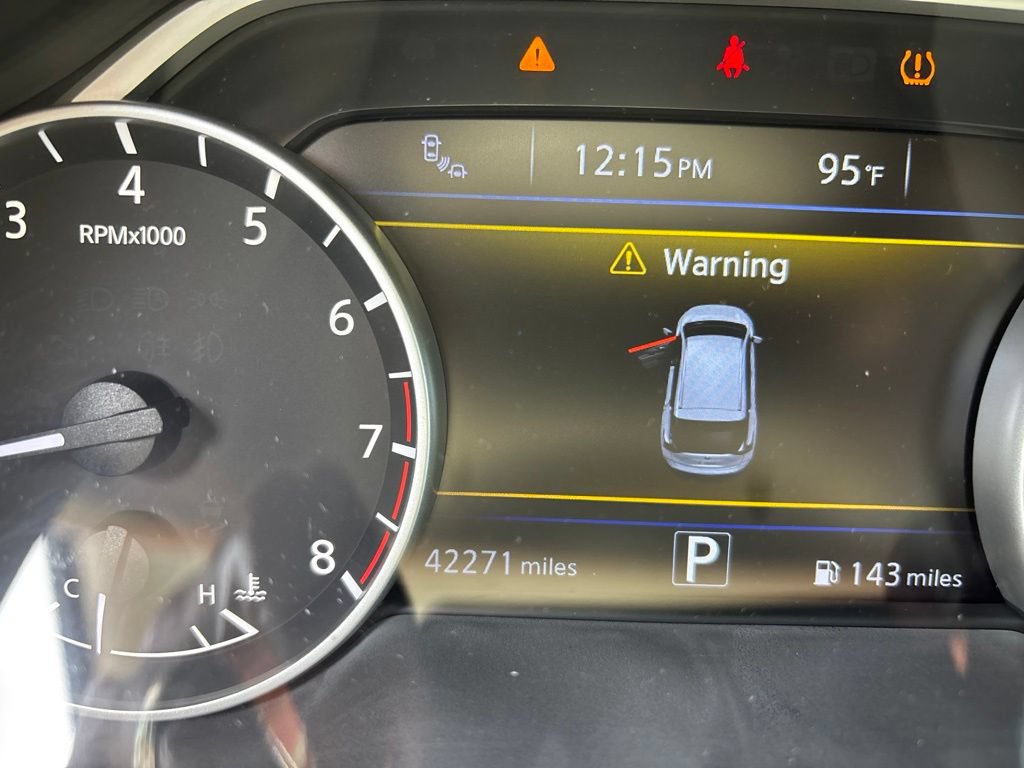 Used 2016 Nissan Murano Platinum w/ Platinum Technology Package FWD image 4