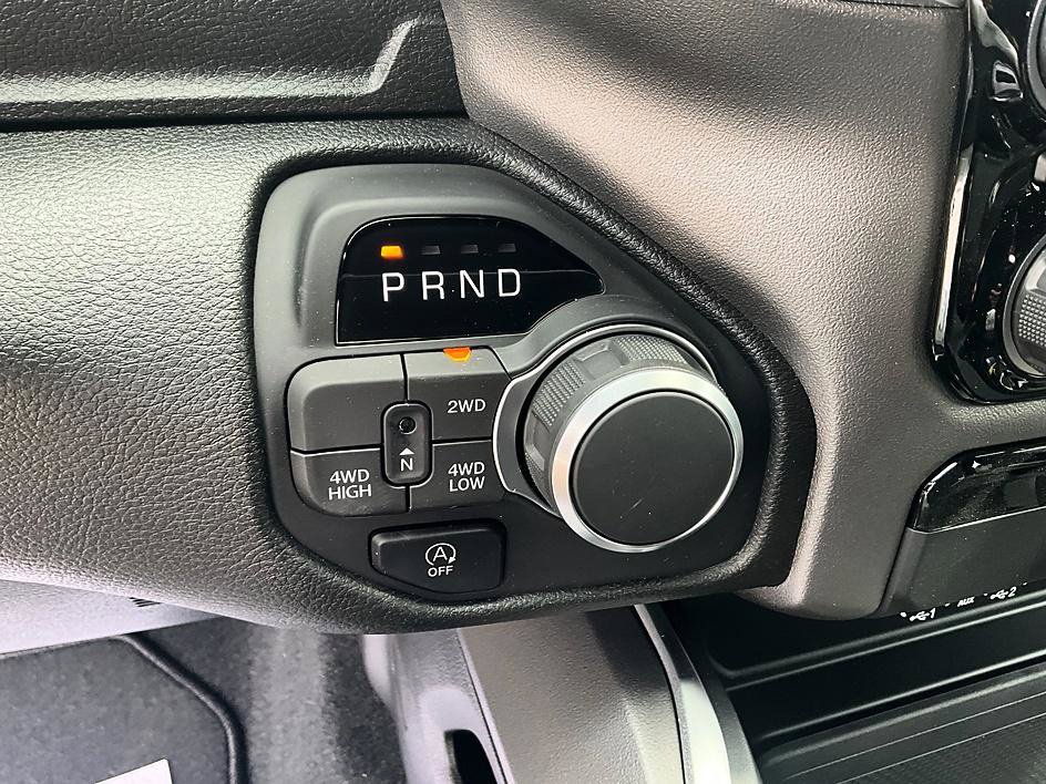 New 2026 RAM 1500 Express AWD/4WD image 18