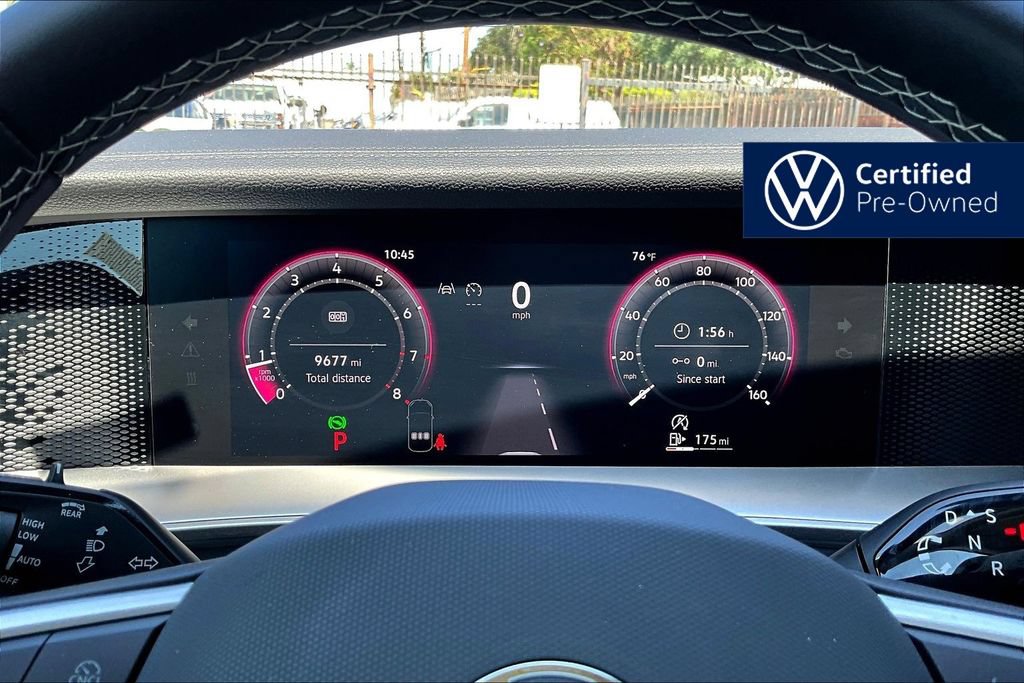 Used 2025 Volkswagen Tiguan SE FWD image 12