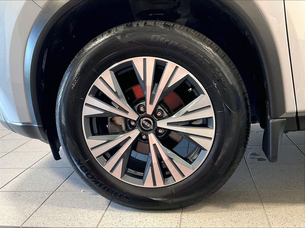 Used 2023 Nissan Rogue SV AWD/4WD image 7