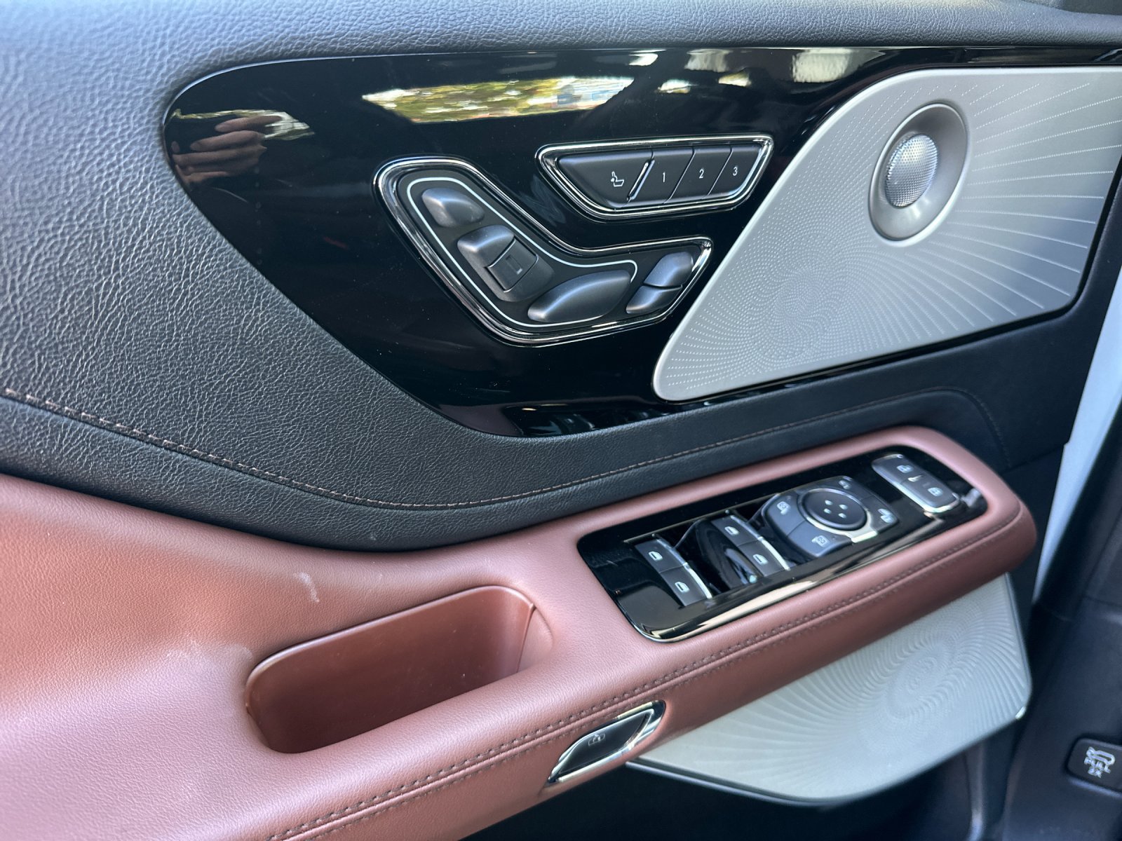 New 2026 Lincoln Aviator Reserve AWD/4WD image 10