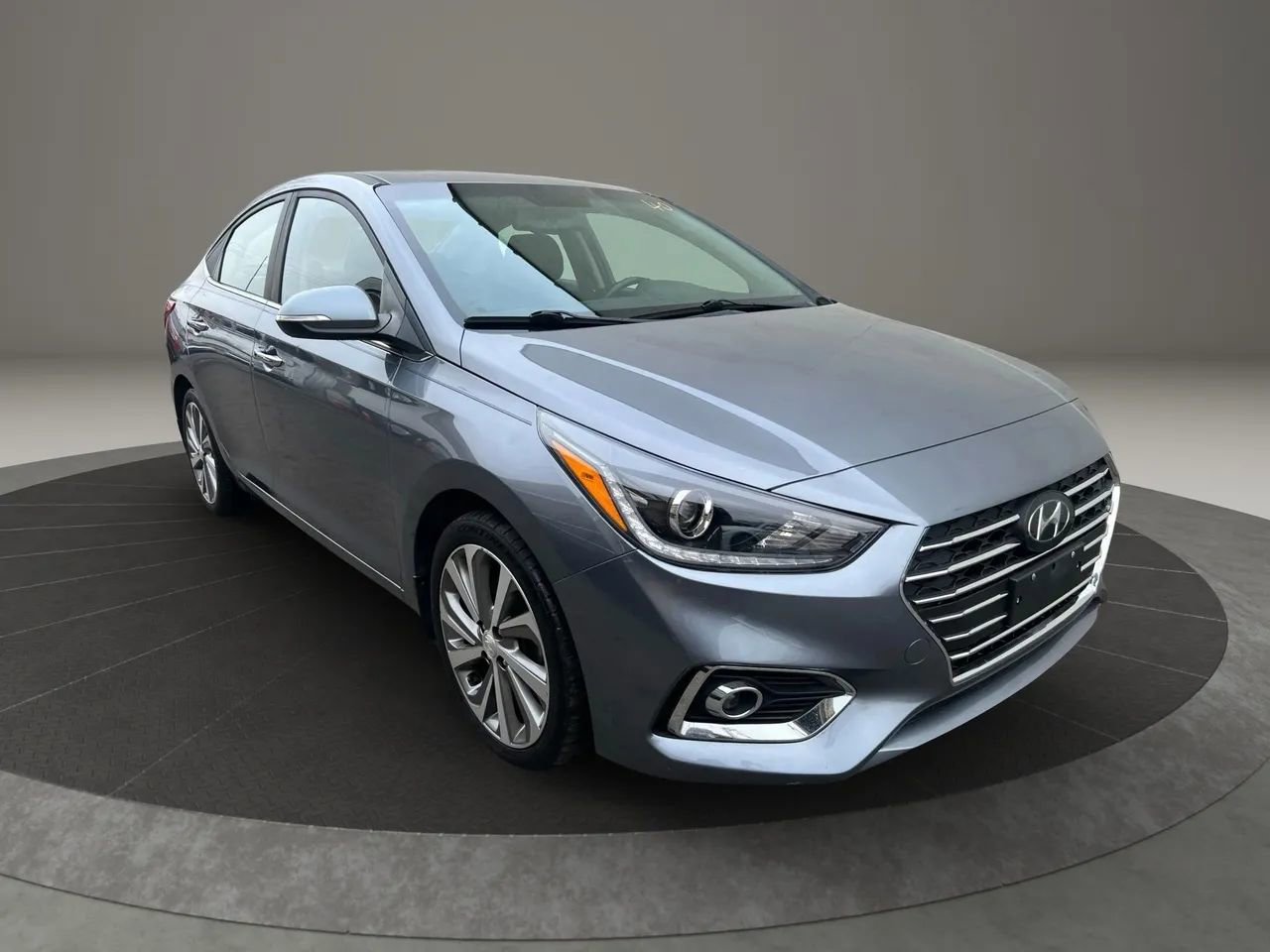 Used 2019 Hyundai Accent Limited image 3