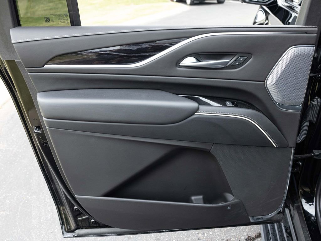 Used 2023 Cadillac Escalade ESV V image 49