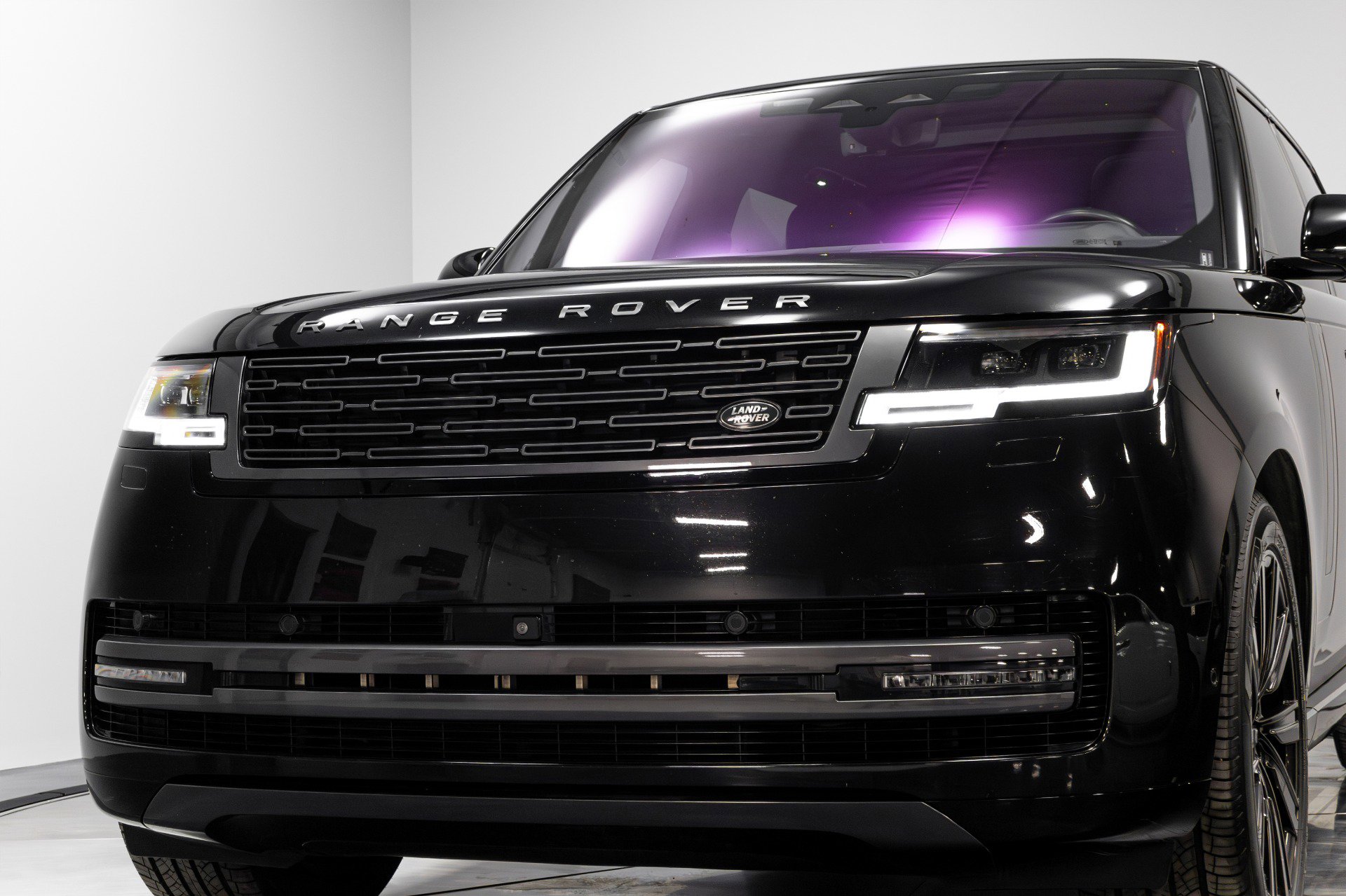 Used 2023 Land Rover Range Rover Long Wheelbase SE image 73