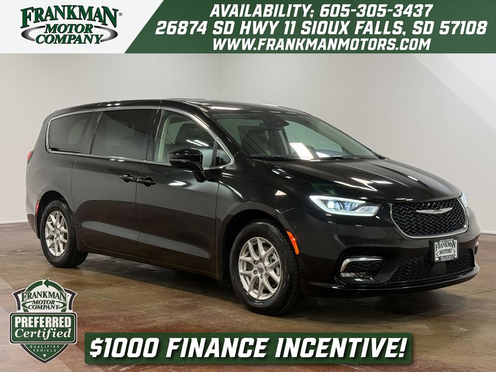 Used 2024 Chrysler Pacifica Touring-L