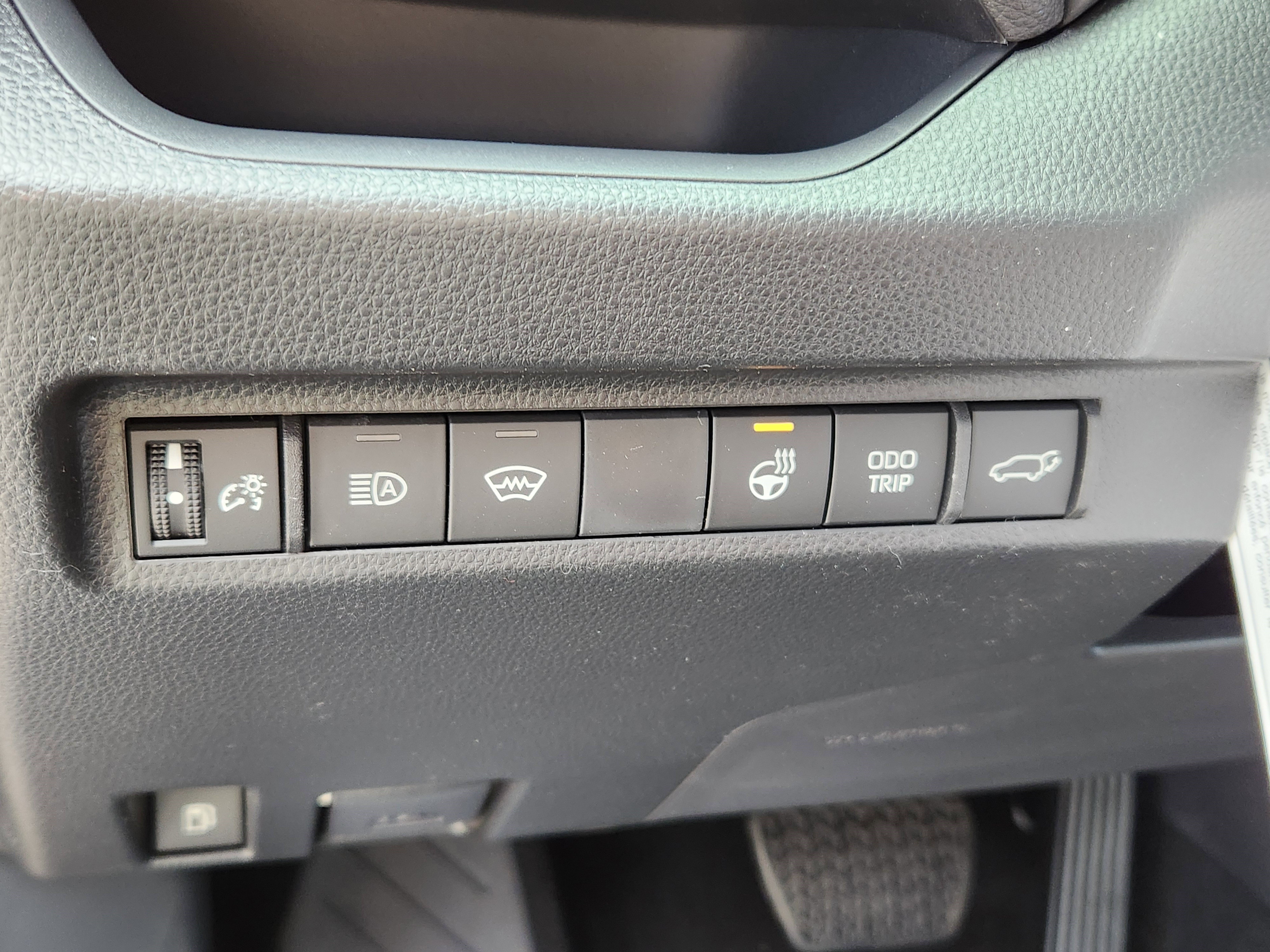 New 2025 Toyota RAV4 XSE w/ Weather Package AWD/4WD image 13