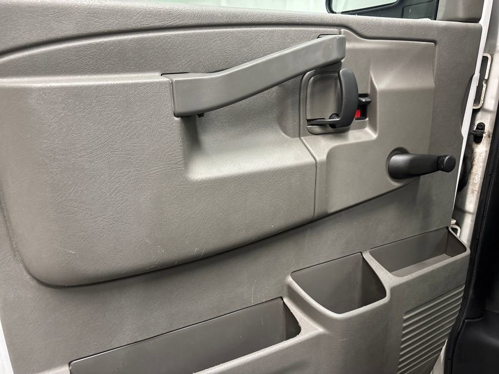 Used 2016 Chevrolet Express 3500 image 10