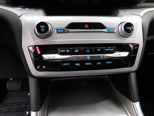 Used 2023 Ford Explorer XLT w/ Equipment Group 202A image 39