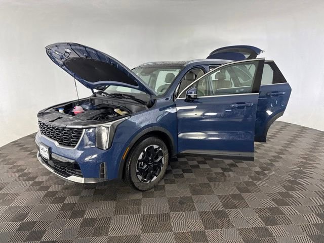 Certified 2025 Kia Sorento S w/ Panoramic Sunroof Package FWD image 12