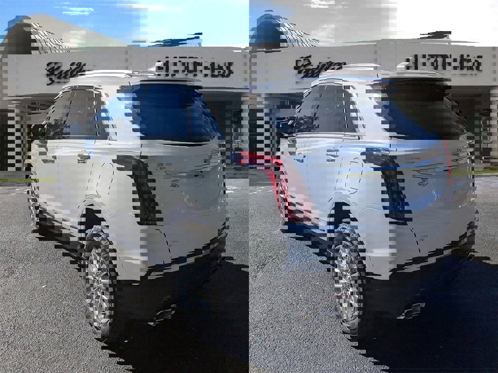 New 2026 Cadillac XT5 Luxury image 4