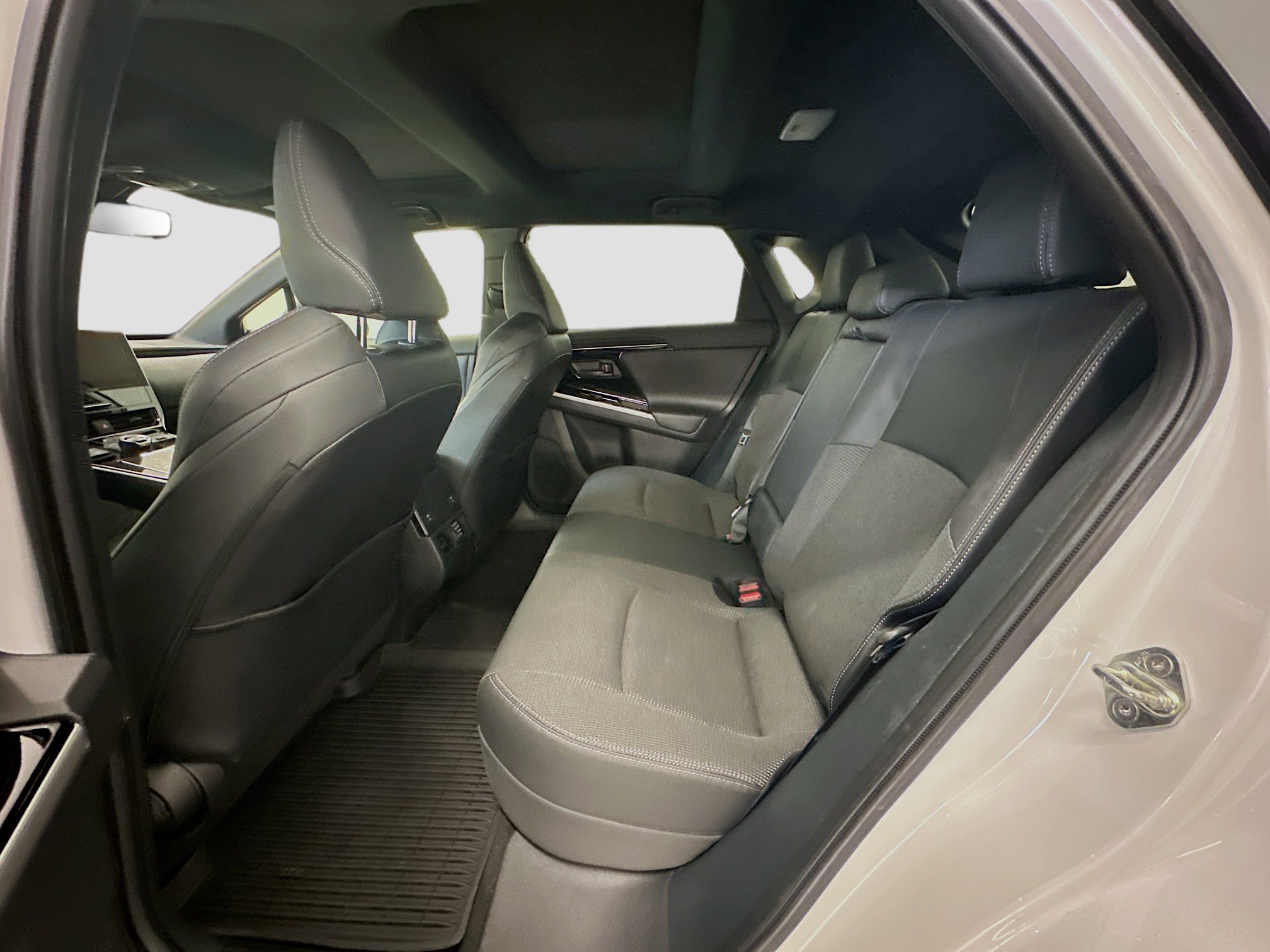 Used 2023 Toyota bZ4X XLE w/ Weather Package image 30