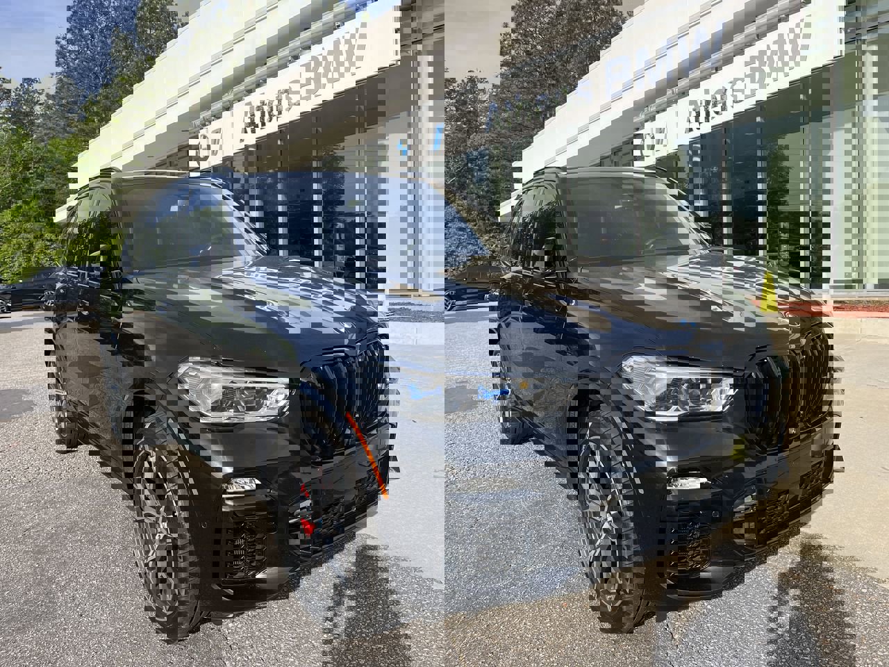 Used 2021 BMW X5 M50i w/ Executive Package image 1