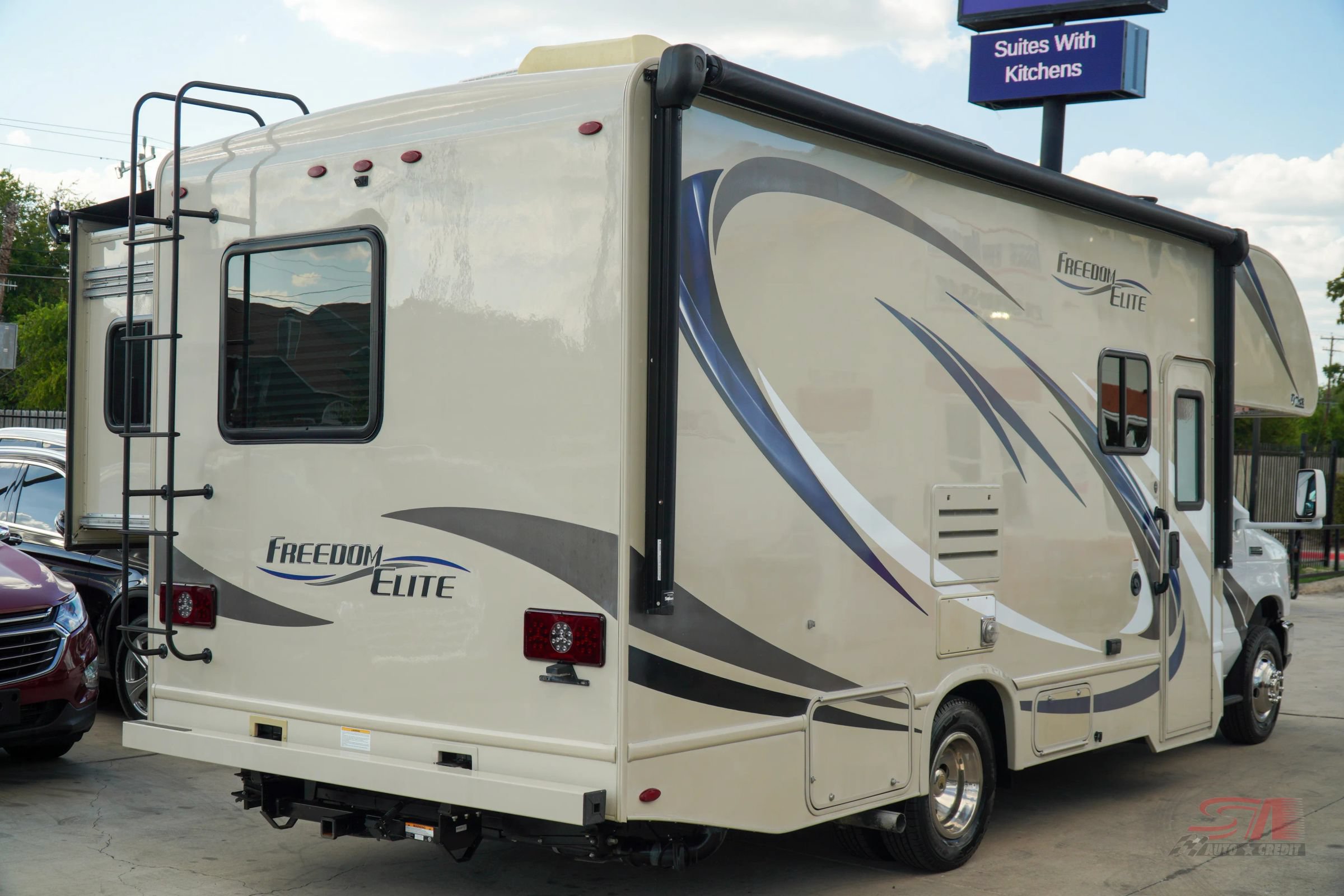 Used 2017 Ford E-350 and Econoline 350 Super Duty w/ Motorhome Prep Package RWD image 6