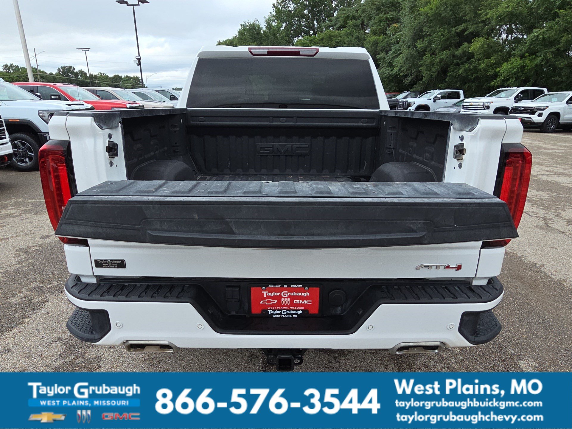 Certified 2025 GMC Sierra 1500 AT4 AWD/4WD image 9