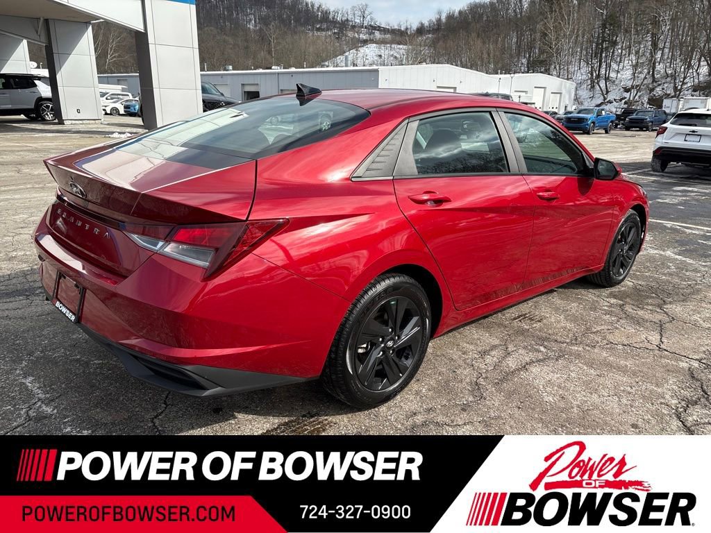 Used 2023 Hyundai Elantra SEL w/ Cargo Package image 5
