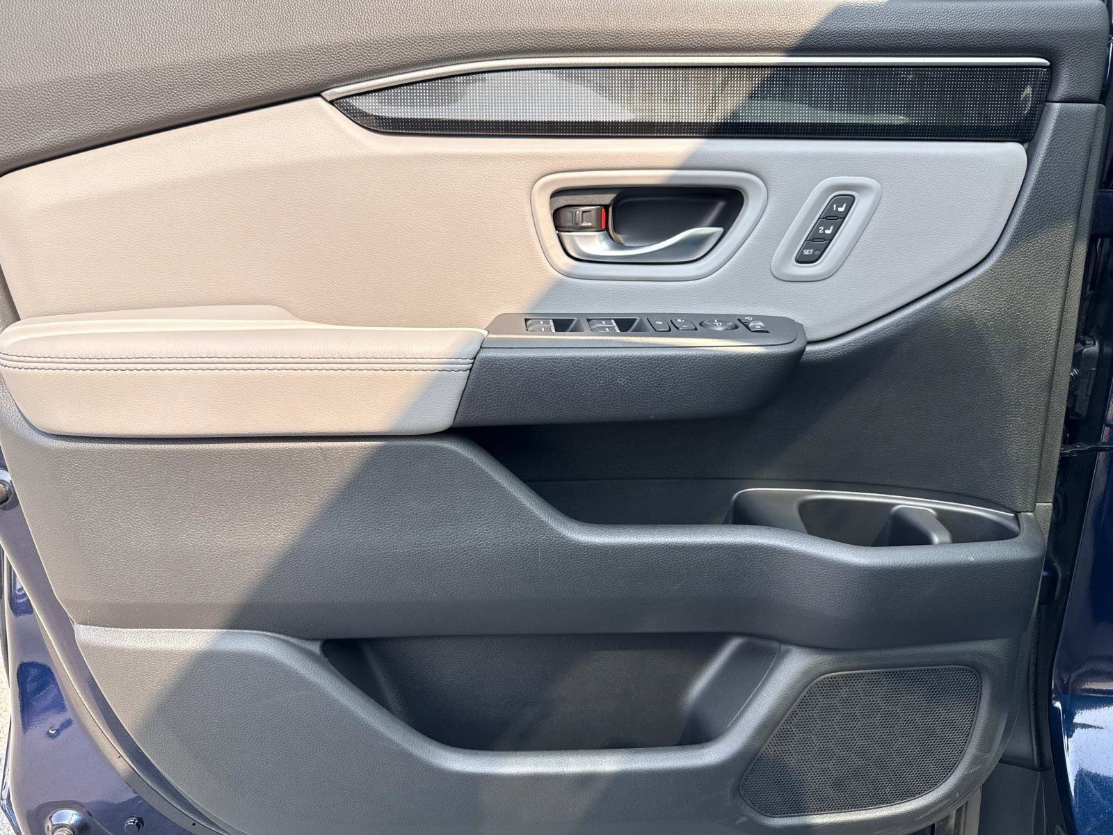 Used 2025 Honda Pilot Elite image 17