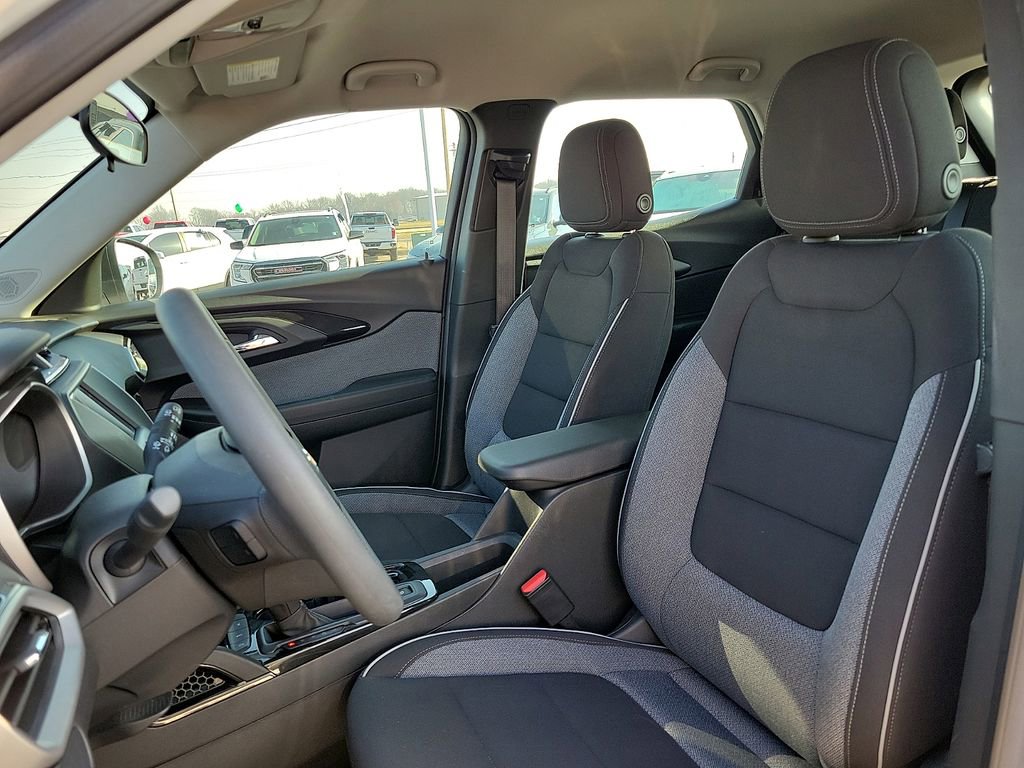 Used 2023 Chevrolet TrailBlazer LS image 11