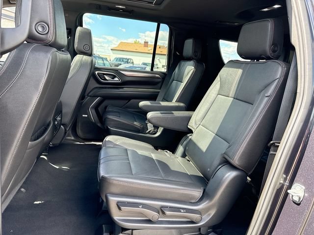 Certified 2023 Chevrolet Suburban RST w/ Luxury Package AWD/4WD image 23
