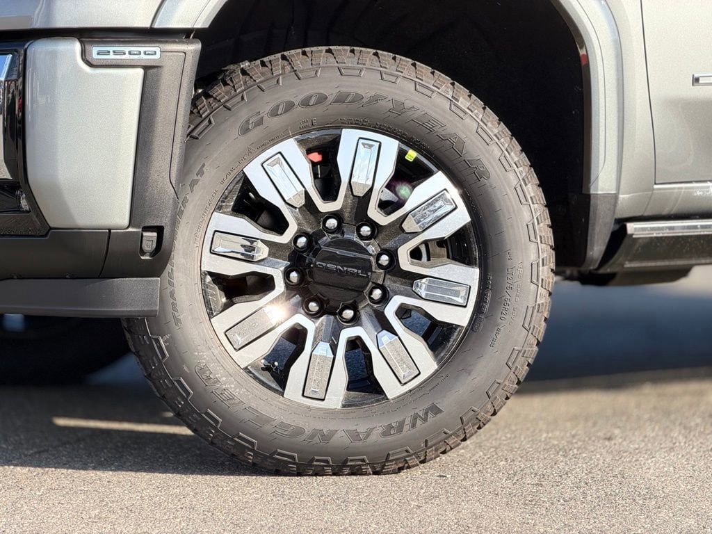New 2026 GMC Sierra 2500 Denali w/ Denali Reserve Package image 2