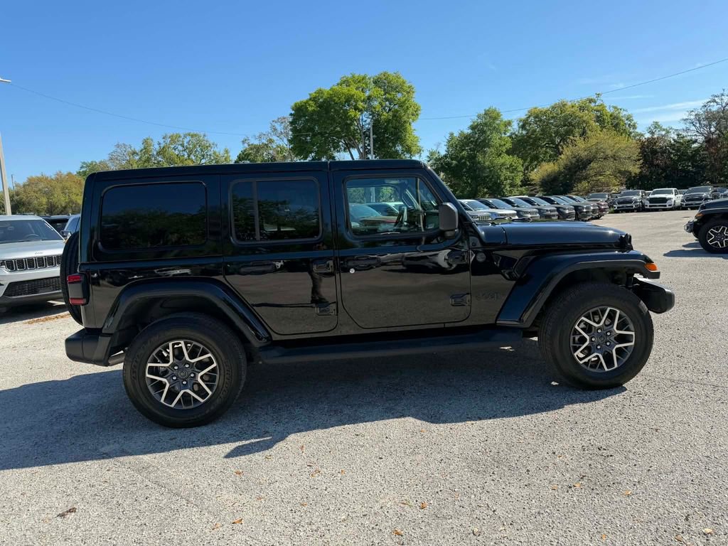 Certified 2026 Jeep Wrangler Sahara AWD/4WD image 7