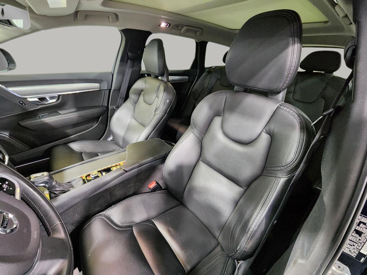 Used 2018 Volvo V90 T5 Cross Country w/ Convenience Package image 13