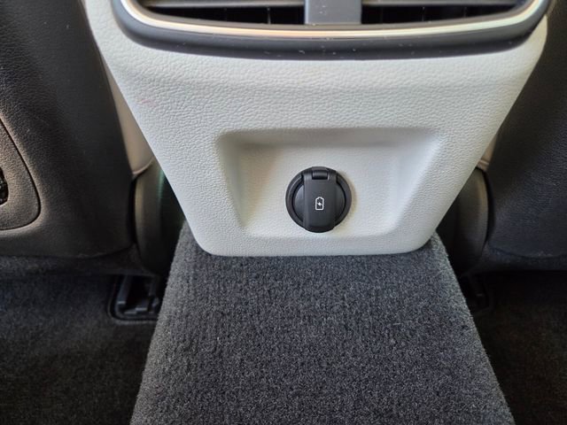 Used 2021 Genesis G70 2.0T image 14