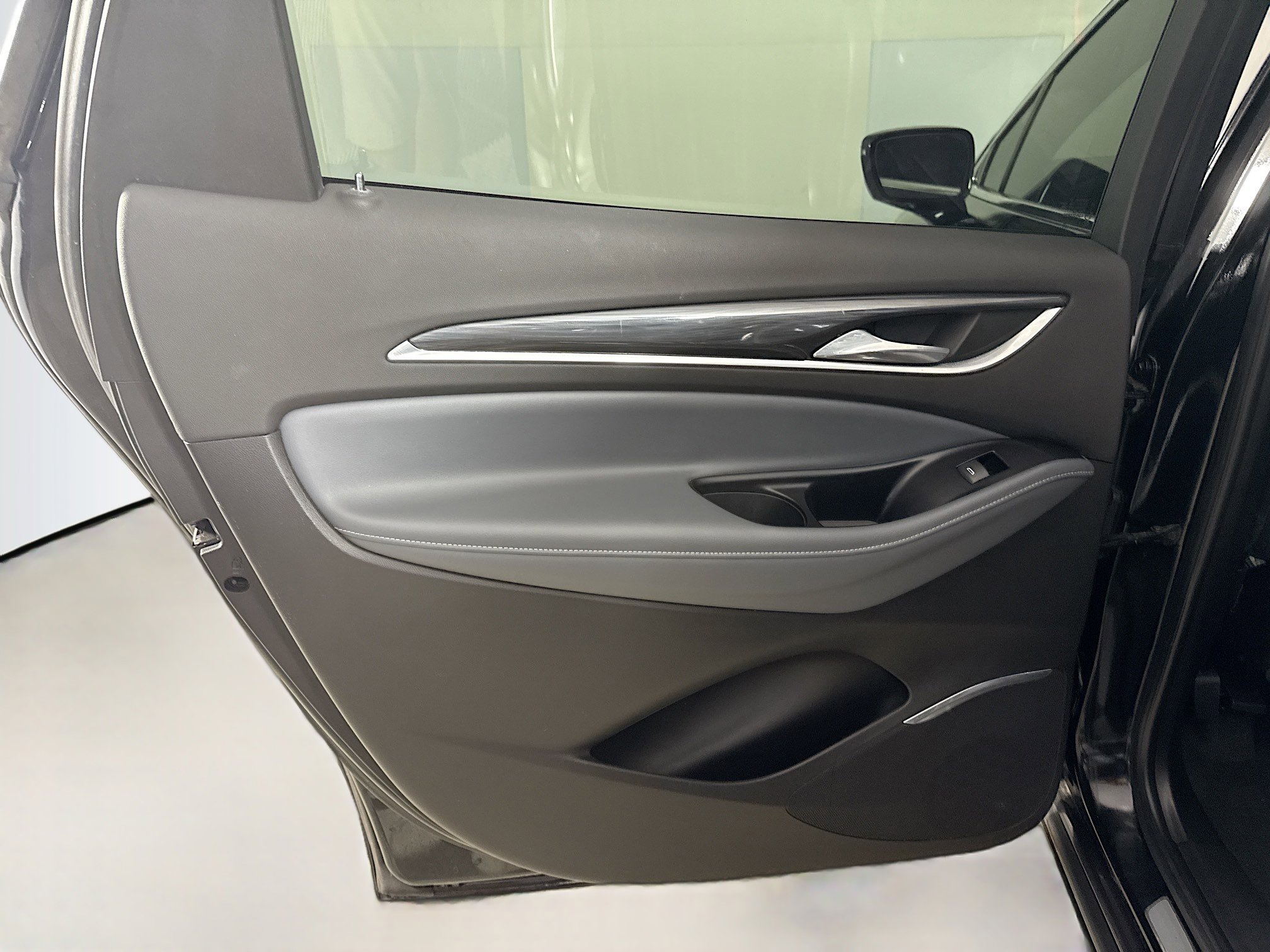 Used 2018 Buick Enclave Essence FWD image 26