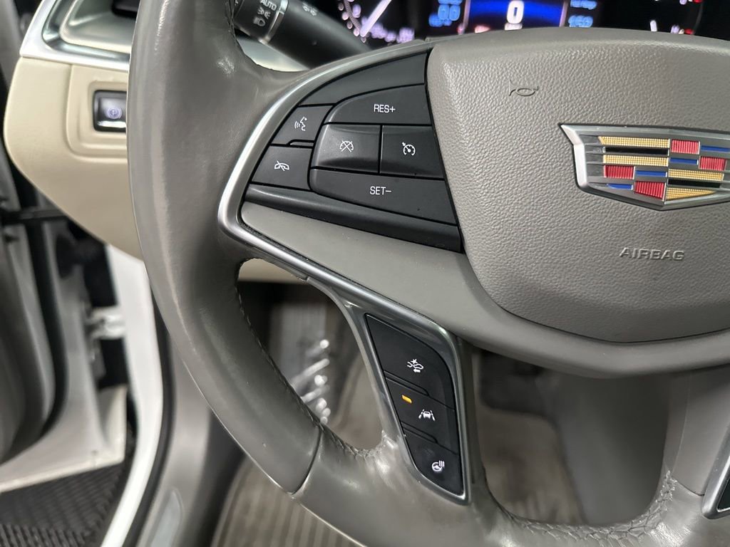 Used 2017 Cadillac XT5 Luxury w/ Driver Awareness Package image 15