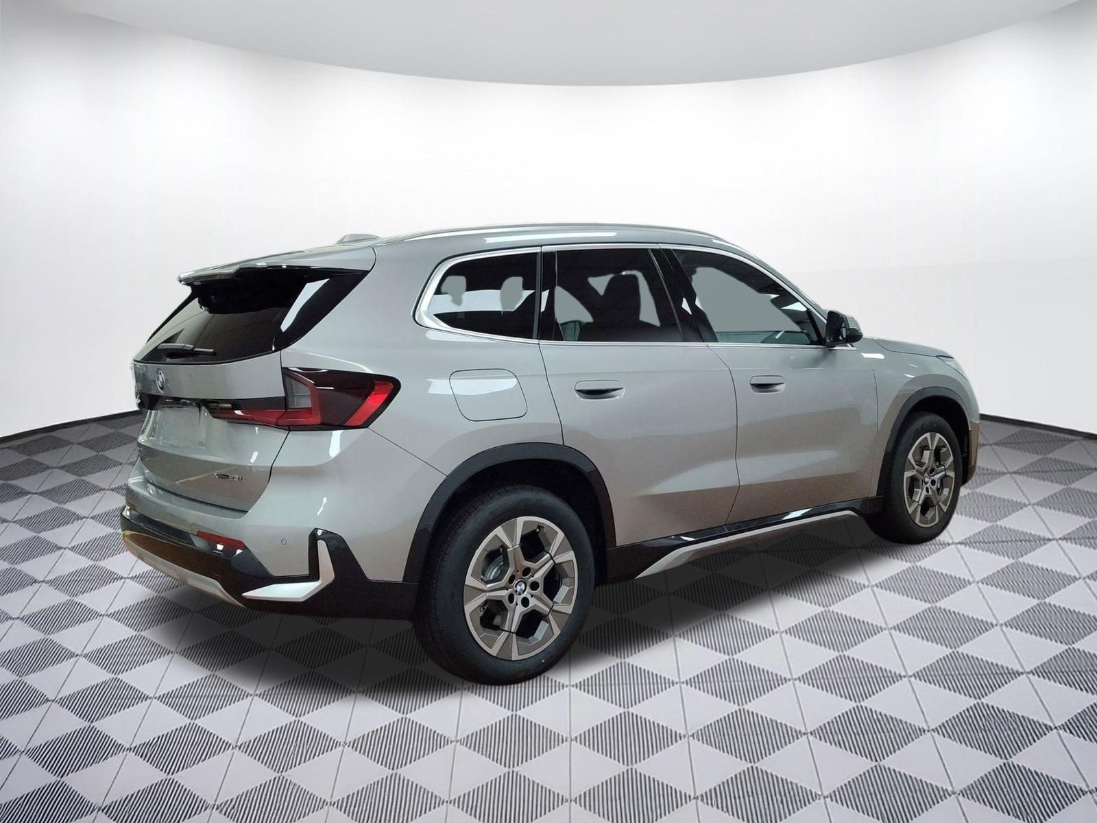 Certified 2025 BMW X1 xDrive28i w/ Convenience Package AWD/4WD image 8