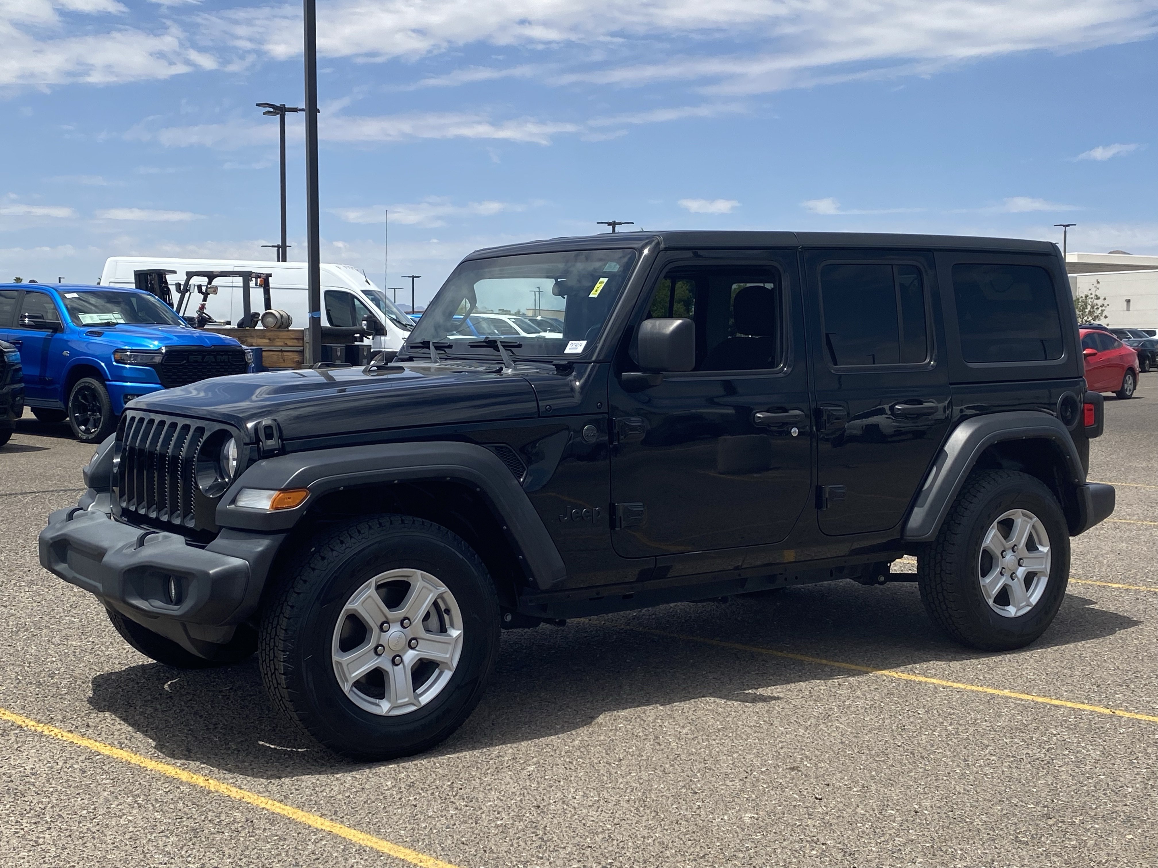 Used 2022 Jeep Wrangler Unlimited Sport AWD/4WD image 2