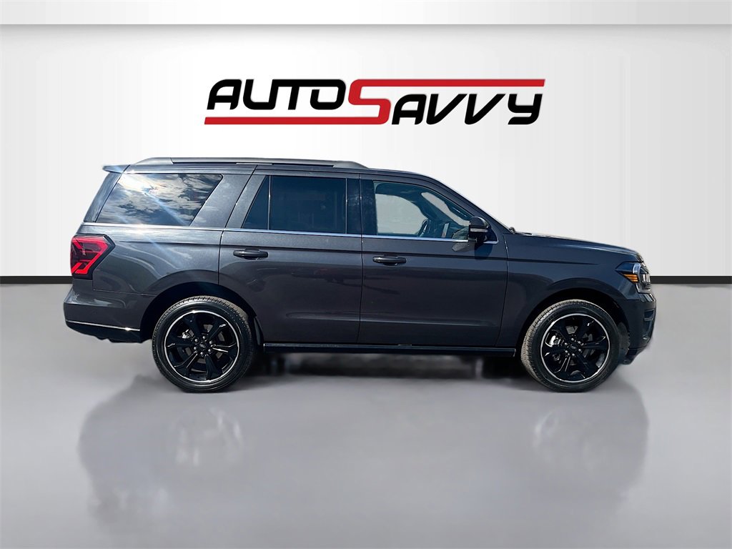 Used 2024 Ford Expedition Limited image 8
