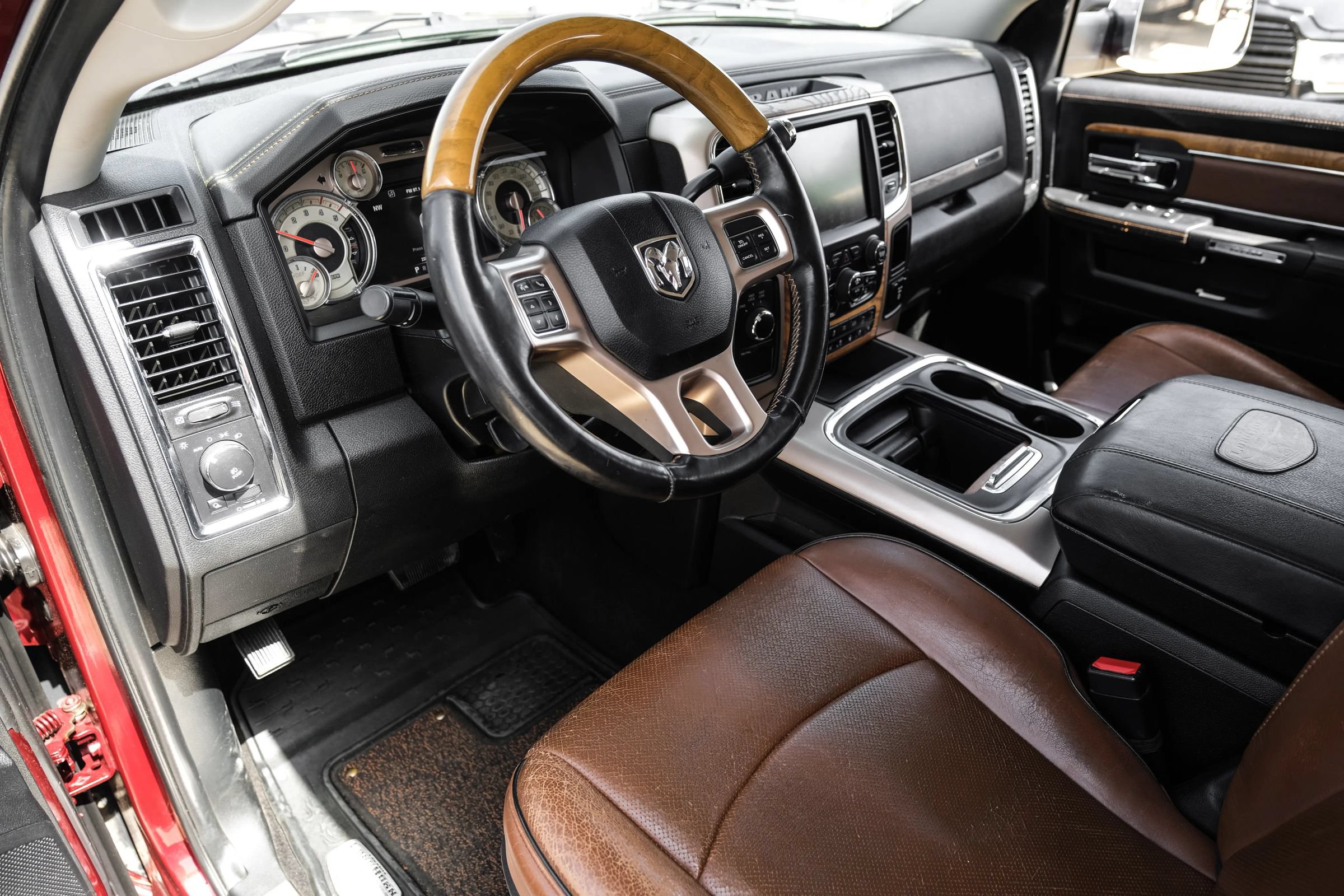 Used 2016 RAM 2500 Longhorn AWD/4WD image 12