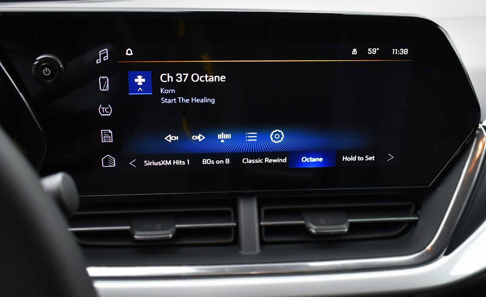 New 2026 Chevrolet Trax LT w/ Driver Confidence Package image 16