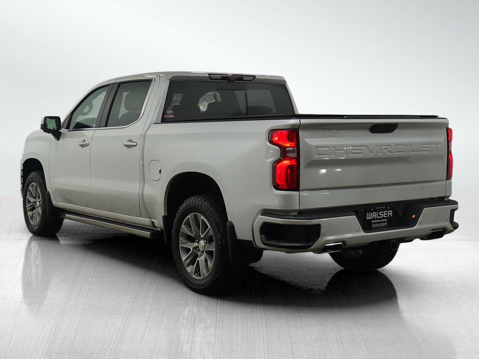 Used 2020 Chevrolet Silverado 1500 High Country image 3