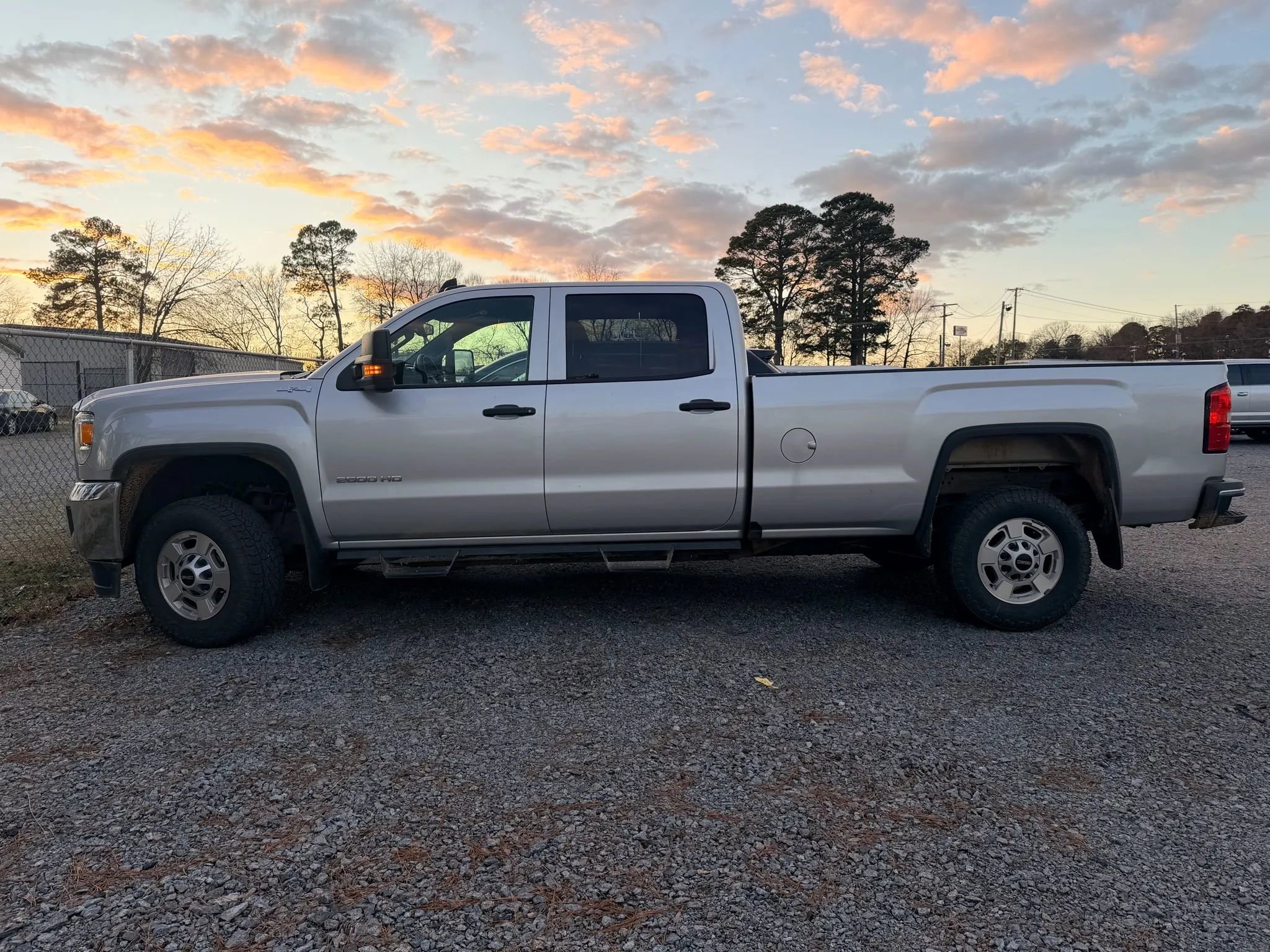Used 2019 GMC Sierra 2500 4x4 Crew Cab image 8