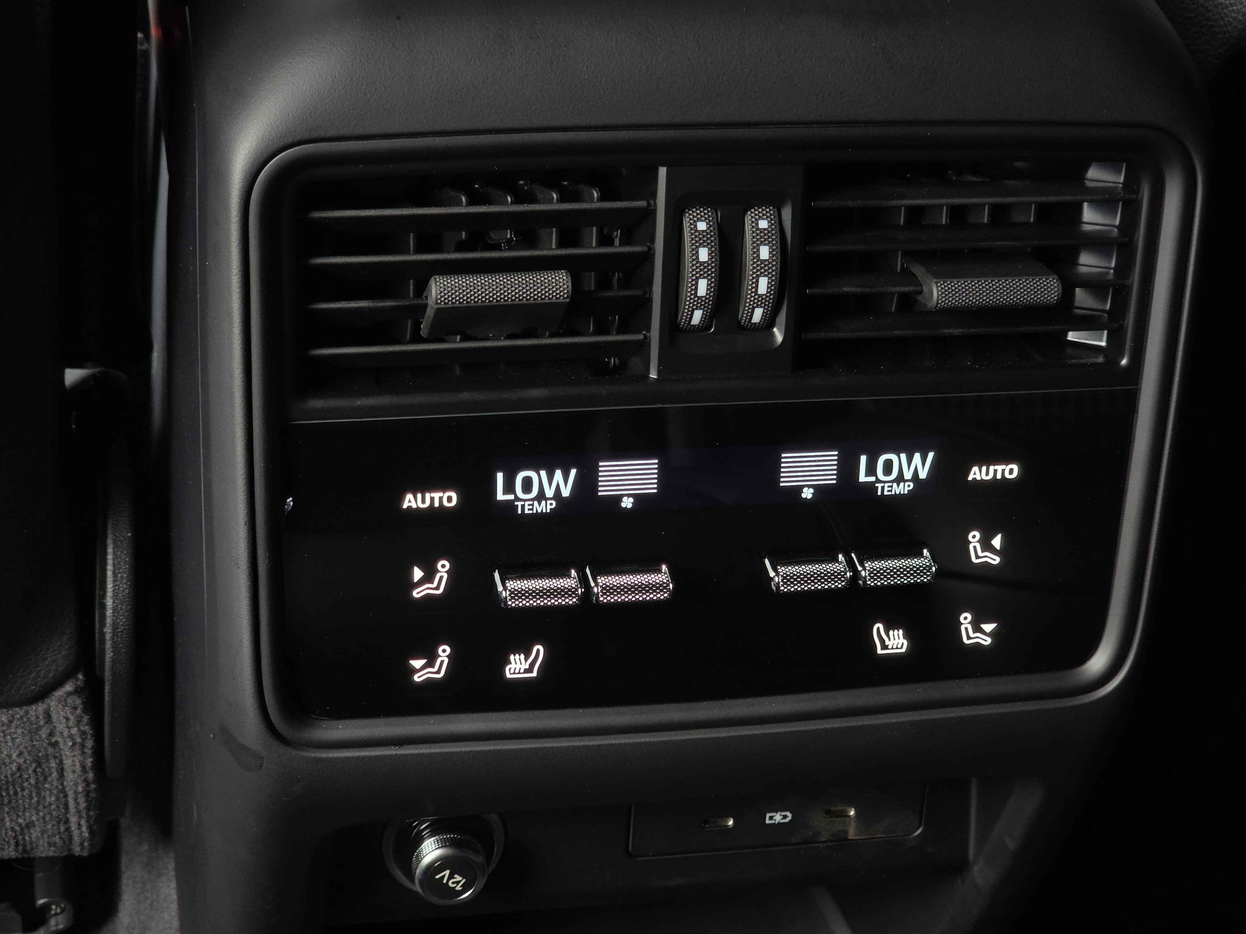 Used 2025 Porsche Cayenne GTS AWD/4WD image 21