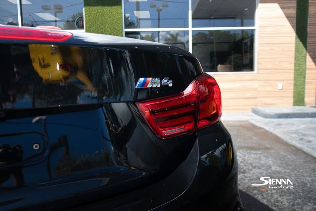 Used 2018 BMW M4 Convertible image 19