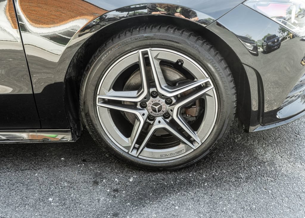 Used 2022 Mercedes-Benz CLA 250 4MATIC image 4