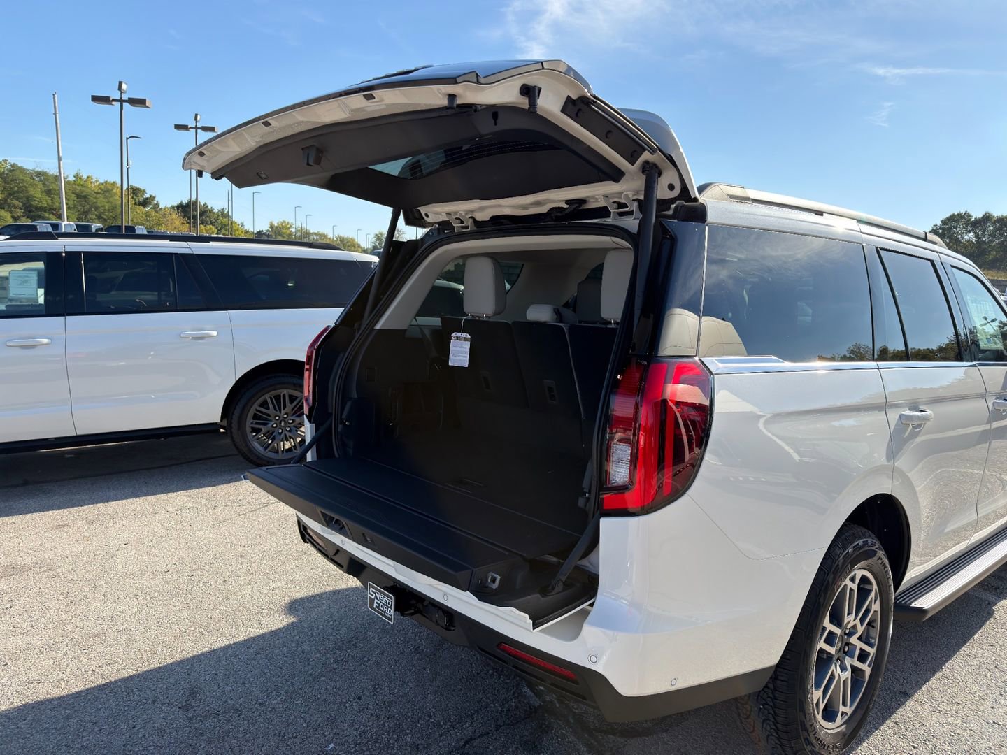 New 2025 Ford Expedition Active image 16