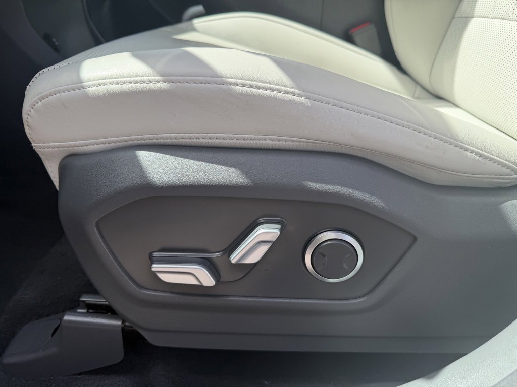 Used 2025 Hyundai Santa Fe SEL image 16